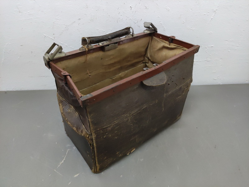 maletin medico piel desgastada 19-28x40x21 1u